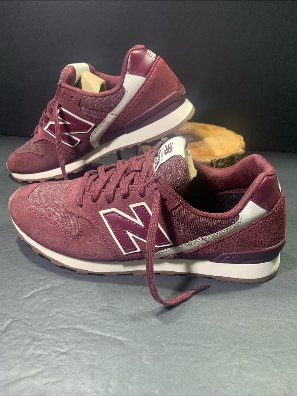 New Balance 696 Women’s Burgundy Sneakers Shoe Size- 7.5